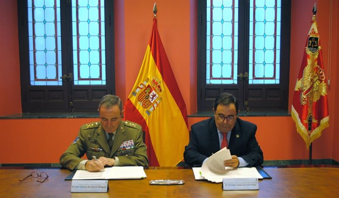 Firma de convenio entre la UPO y el Ministerio de Defensa