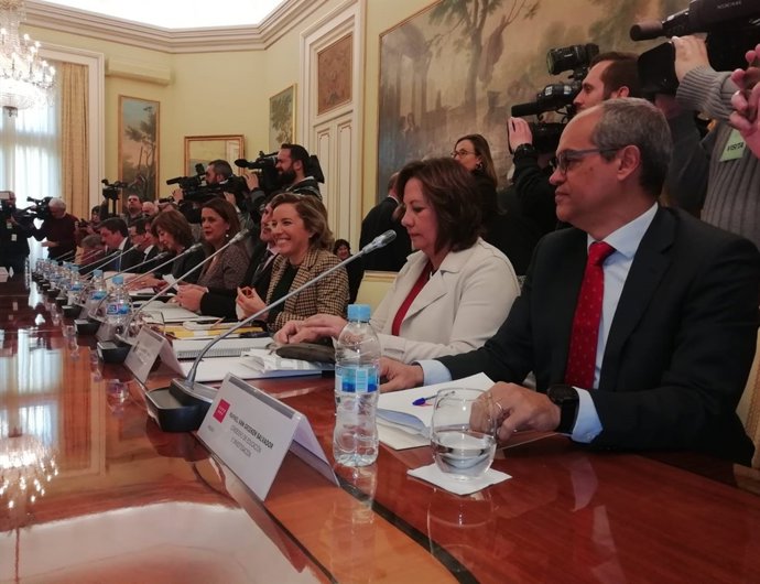 Adela Martínez-Cachá, asiste a la Conferencia de Educación