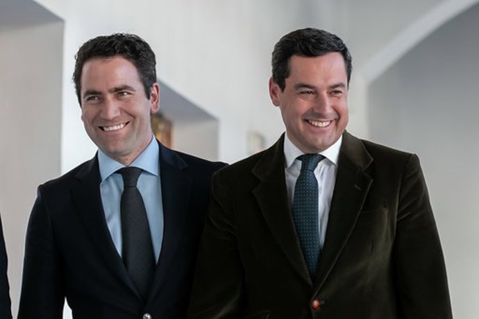 Juanma Moreno junto a Teodoro García Egea, este miércoles