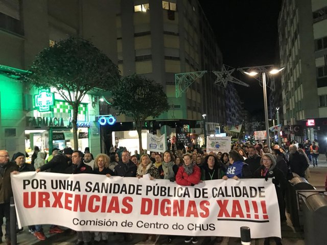 Más de 2.000 personas exigen en Santiago más personal para las urgencias sanitarias