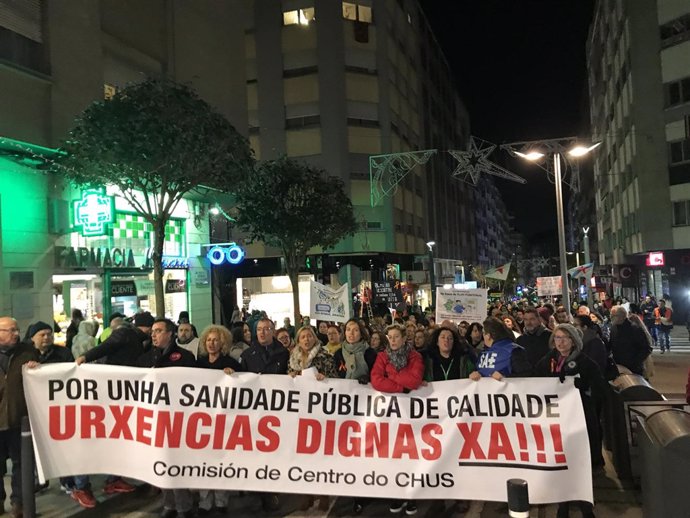Marcha en Santiago convocada por el comité de huelga de urgencias del CHUS