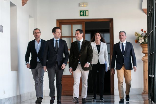 Reunión de la comisión política de PP-A y Cs 