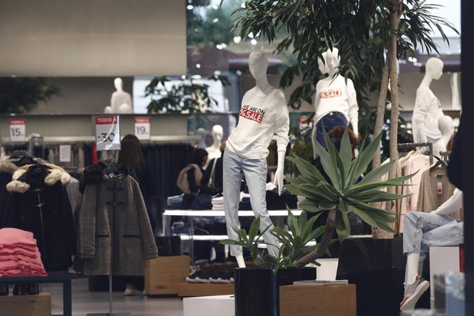 Segundo día de rebajas en Madrid