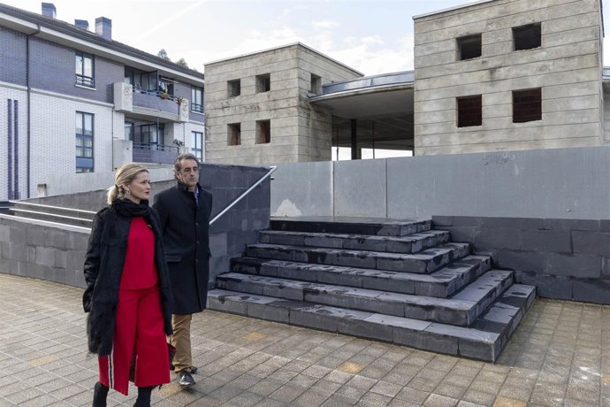 La alcaldesa Samperio y el consejero Martín visitan las obras