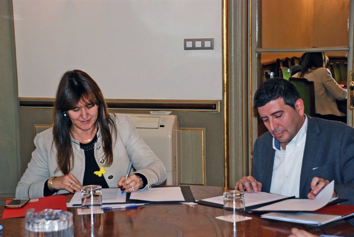 La consellera Laura Borrs i el director del CVC, Josep Lladós
