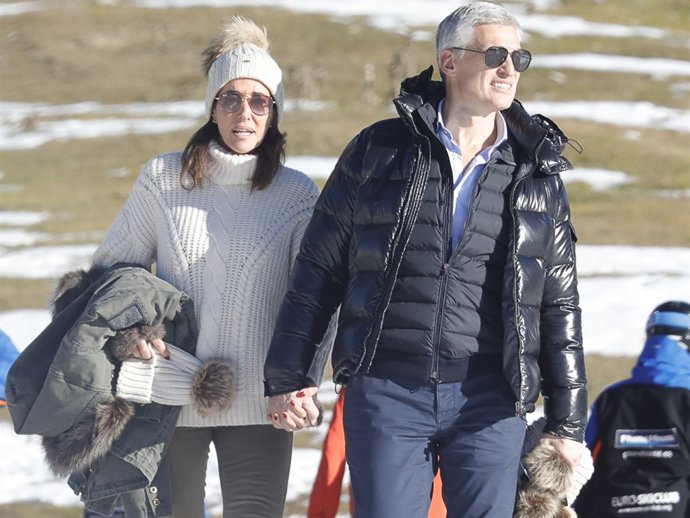 Elsa Anka y su nueva ilusión, Víctor Prat, disfrutan de una jornada de esquí