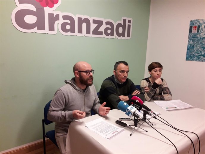Los concejales de Aranzadi Armando Cuenca, Manuel Millera y Laura Berro.