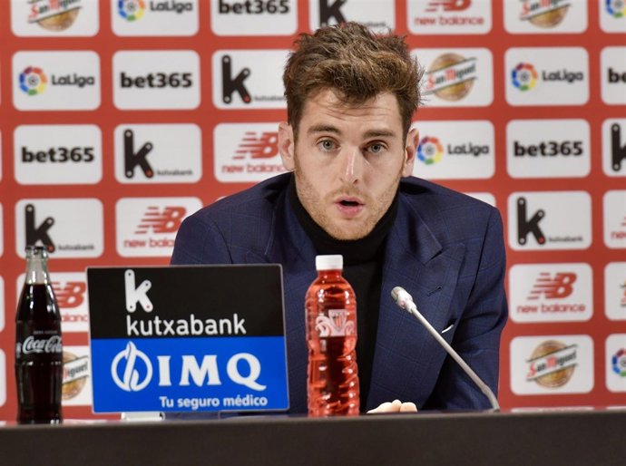 El jugador del Athletic Club Ibai Gómez en su presentación