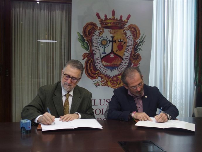 Firma convenio Colegio de Abogados con AECC