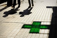 Pacientes califican de "buena noticia" la supresión del copago a los pensionistas pero piden lo mismo para los crónicos