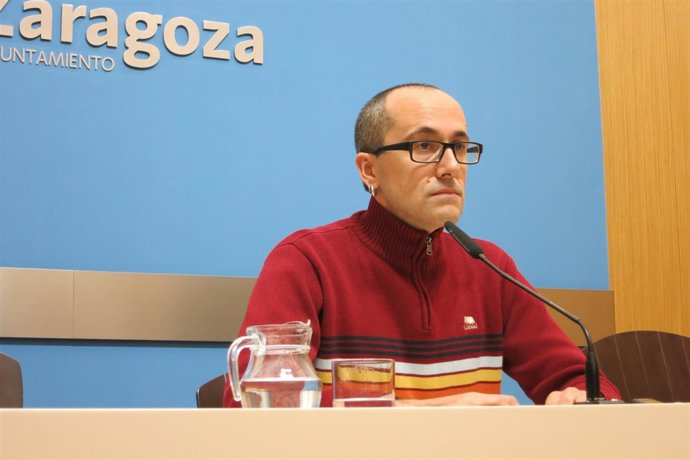 El consejero de Servicios Públicos de Zaragoza, Alberto Cubero