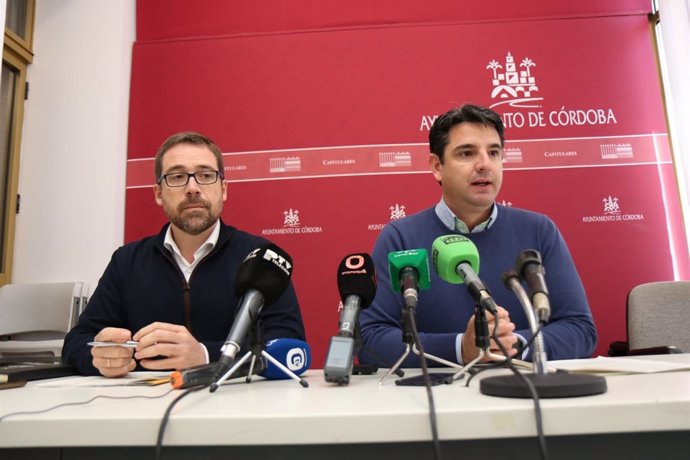 García (dcha.) y Ligero en rueda de prensa