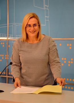 Ana mula alcaldesa de fuengirola en rueda de prensa