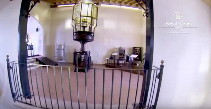 Momento del traslado de la óptica