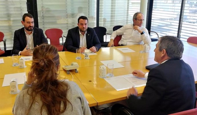 Reunió de l'alcalde de Badalona Álex Pastor amb responsables d'Endesa