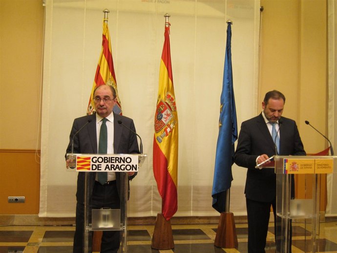 El Presidente De Aragón Y El Ministro De Fomento