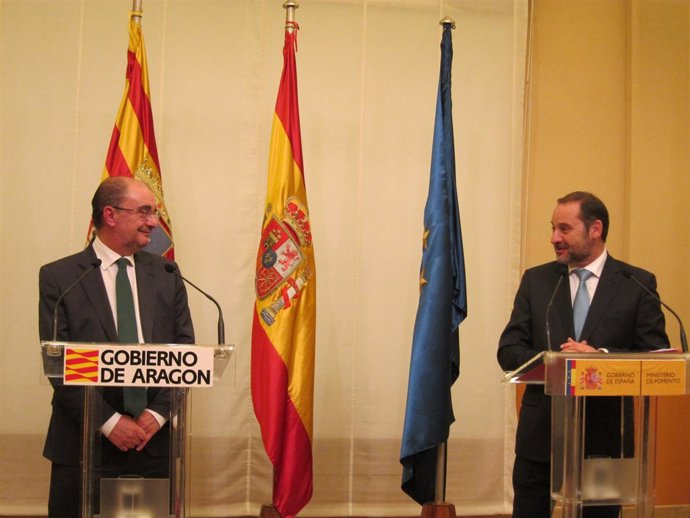 Javier Lambán y José Luis Ábalos en Zaragoza