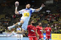 Los 'Hispanos' arrollan a Baréin en su estreno en el Mundial