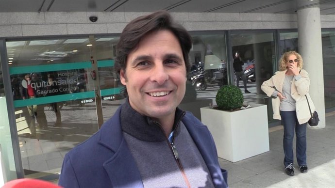 Francisco Rivera muestra fotos hijos