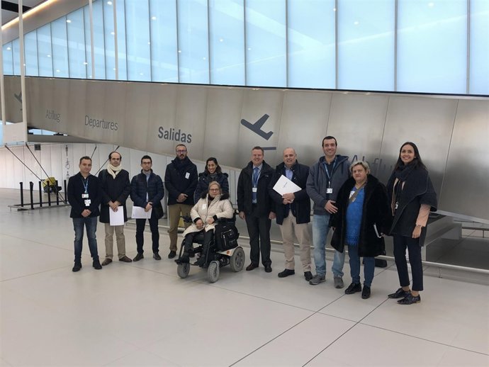 Una delegación del CERMI en el nuevo aeropuerto