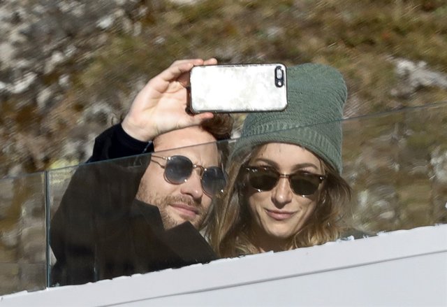 PETER VIVES Y YAIZA NAVARO EN BAQUEIRA