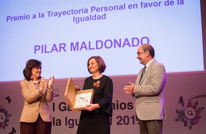 Pilar Maldonado, recibiendo el premio a la trayectoria profesional.