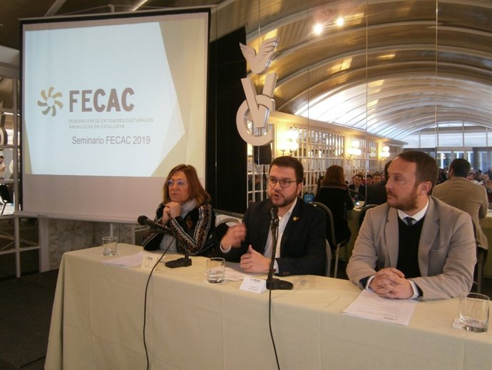 El vicepresidente de la Generalitat , Pere Aragons, en un acto del Fecac