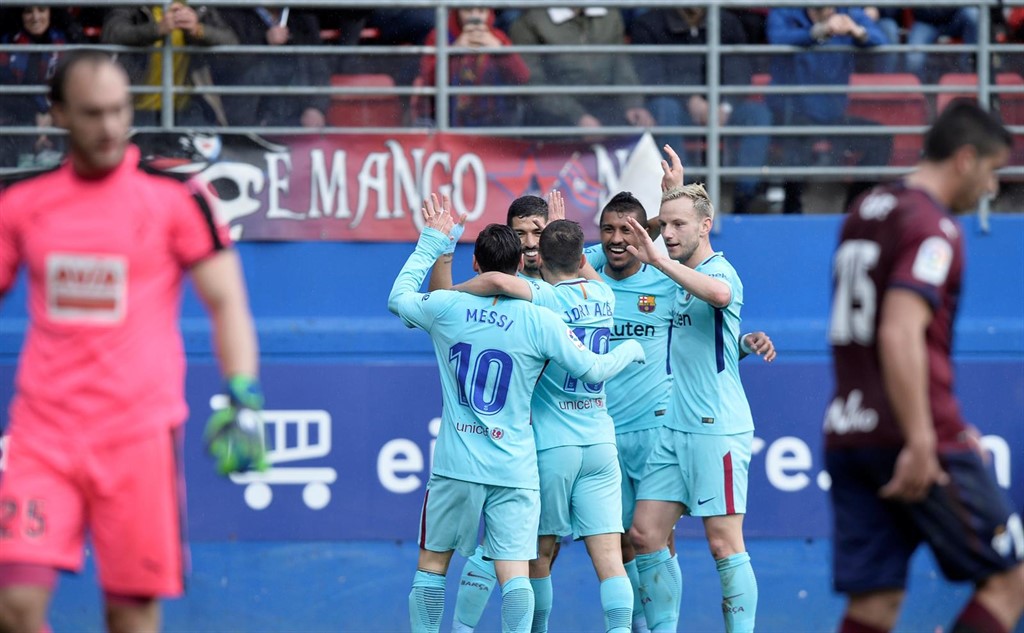 El Barça recibe tras el KO copero a un Eibar entablado El Barça recibe tras el KO copero a un Eibar entablado