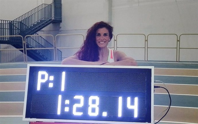 La atleta española Laura Bueno, récord en los 600 metros pista cubierta