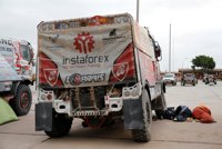 Un espectador herido tras ser atropellado por un camión en la quinta etapa