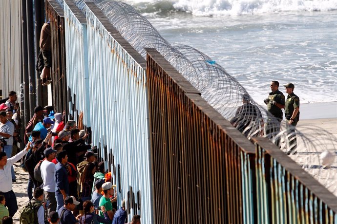 Migrantes de la 'caravana' llega a la frontera con Estados Unidos