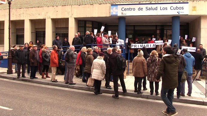Concentración ante el Centro de Salud de Los Cubos. Burgos