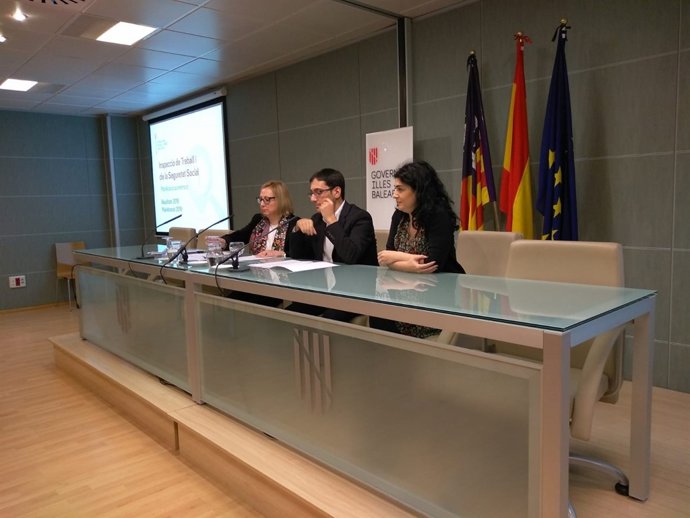 Conseller de Treball, Iago Negueruela, i Soledad Serrano, Inspecció de Treball