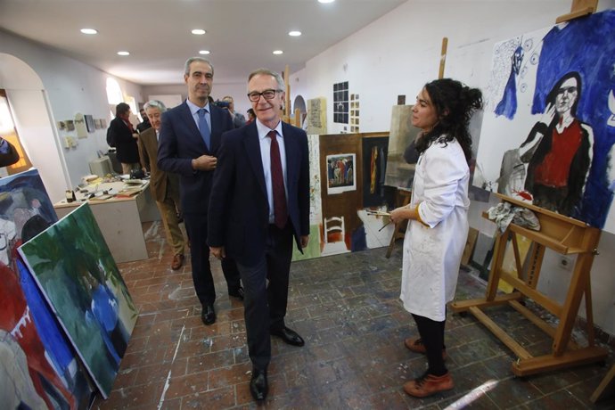 El ministro de Cultura, José Guirao, en la Fundación Gala para Jóvenes Creadores