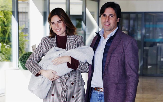 Lourdes Montes y Fran Rivera con su hijo Curro