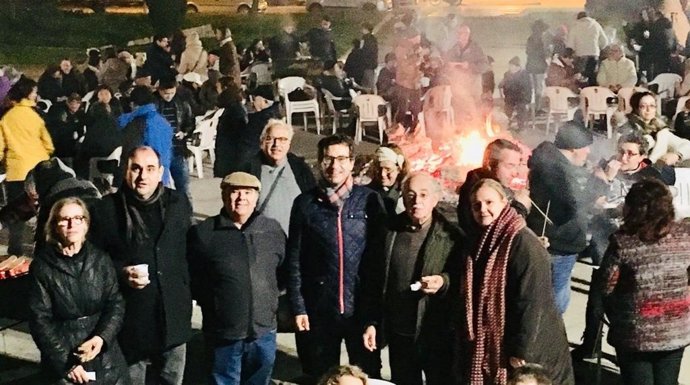 Tradicional fogueró de los 'populares' en Marratxí