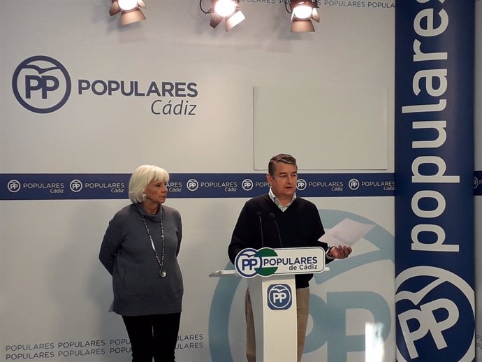 Teófila Martínez y Antonio Sanz, en rueda de prensa