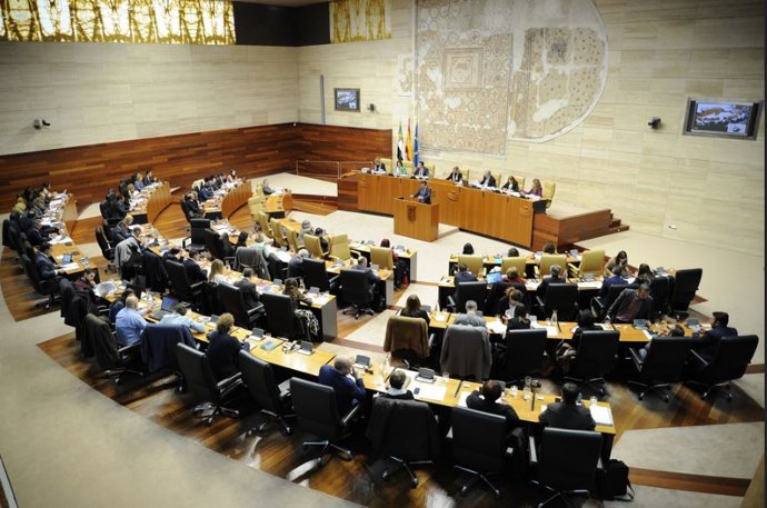 Pleno de presupuestos en la Asamblea de Extremadura