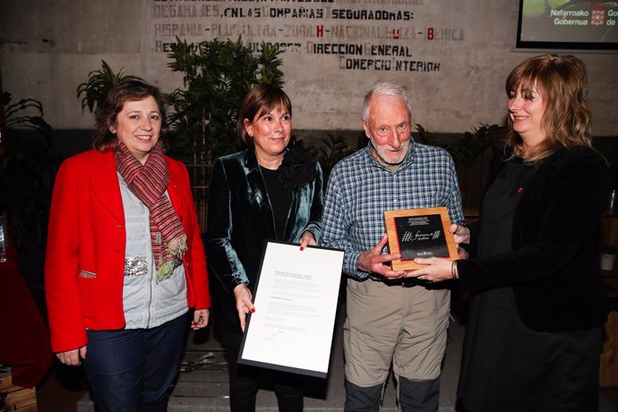 Isabel Elizalde, la Presidenta Barkos, Adolfo Eraso y Ana Ollo.