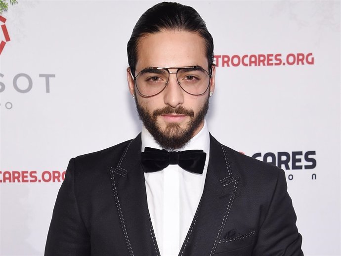 Maluma preocupa a sus seguidores por una fotografía en el quirófano