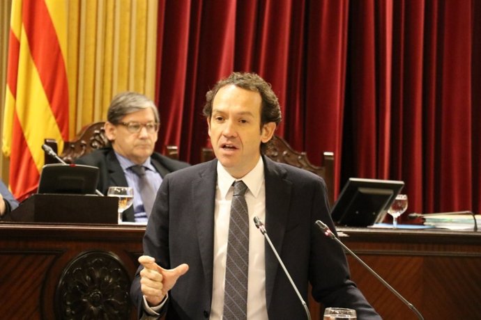 Marc Pons durant el debat dels Pressupostos del seu Conselleria