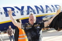 Aterriza el primer avión en el Aeropuerto Internacional de la Región de Murcia