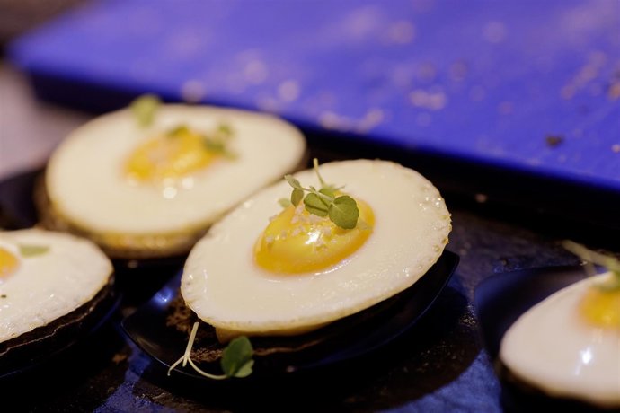 Tapa, tapas, pincho, pinchos, comida, comer, plato, platos, picar, huevo, huevos