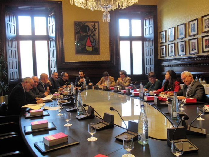 Reunión De La Mesa Del Parlament