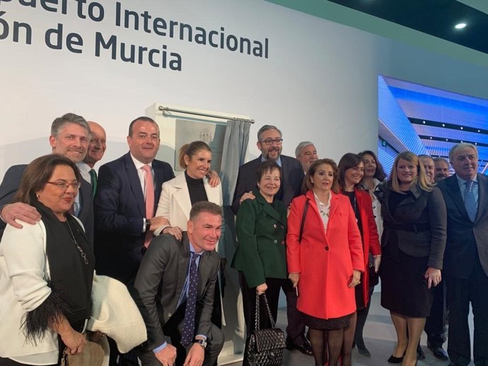 Miembros PP en Apertura Aeropuerto