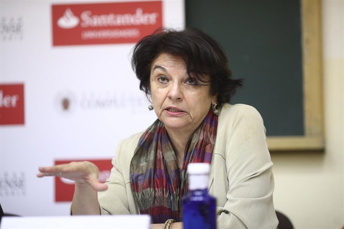 Soledad Murillo inaugura un curso sobre robótica y género