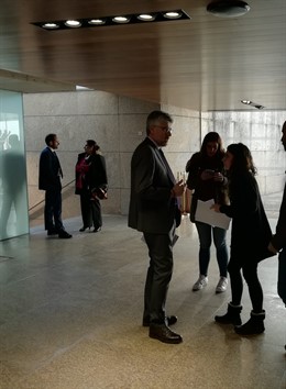 Irene de Miguel y Valentín García en la ASamblea