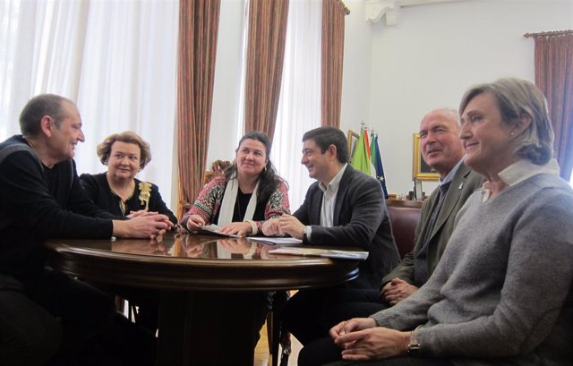 Reunión sobre la candidatura de los Paisajes del Olivar en Andalucía.