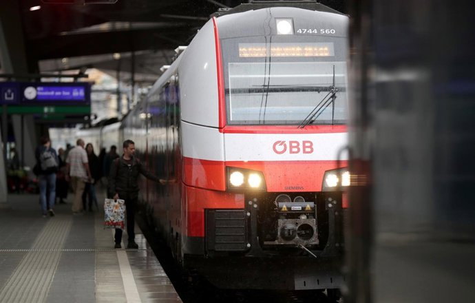 Un tren en la estación central de Viena