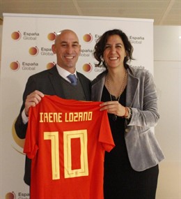 Irene Lozano (España Global) y Luis Rubiales (Real Federación Española de Fútbol